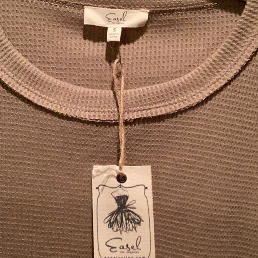 NWT Easel waffle knit woman’s pullover top. - Picture 3 of 6